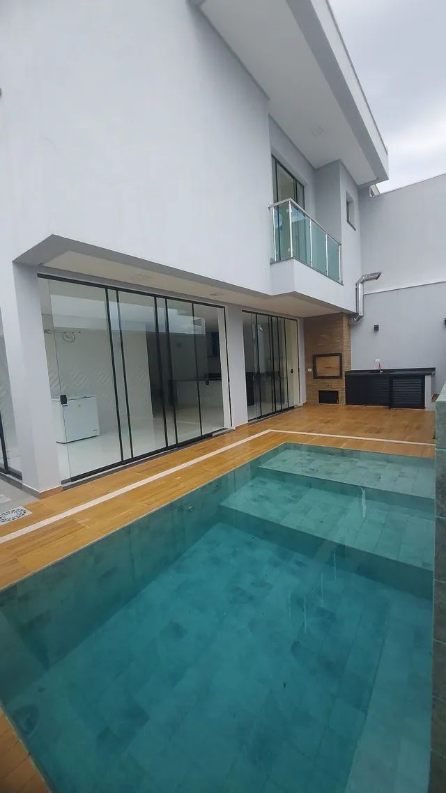 BELISSIMA CASA EM CONDOMINIO FECHADO DE ALTO PADRÃO COM LAZER COMPLETO E  LOCALIZAÇÃO EXCELENTE