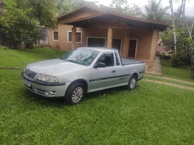 VOLKSWAGEN - SAVEIRO - 2006/2007 - Prata - R$ 37.500,00 - Veículos & Cia