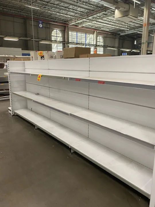 Gôndolas usadas para comércio