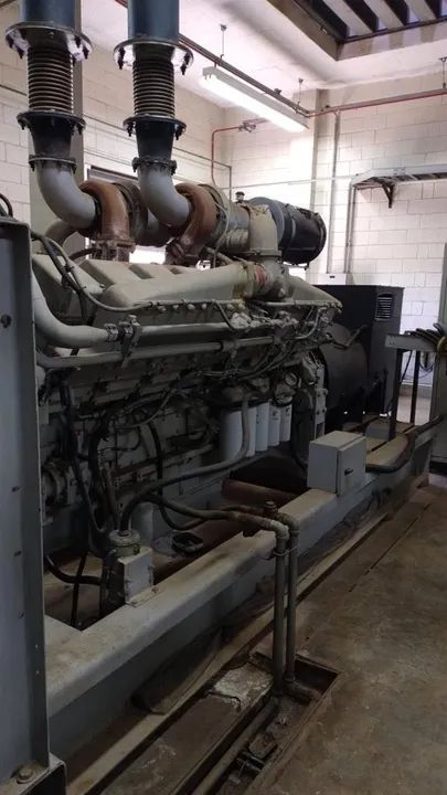 02x Geradores de Energia 2000 kVA Stemac 2008 Motores Cummins KTA 50 2000kVA - Foto 3