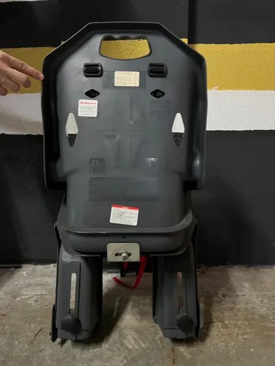 Cadeirinha traseira Polisport Dusky FF V29 Preta e Vermelha - Usada mas em ótim - Foto 5