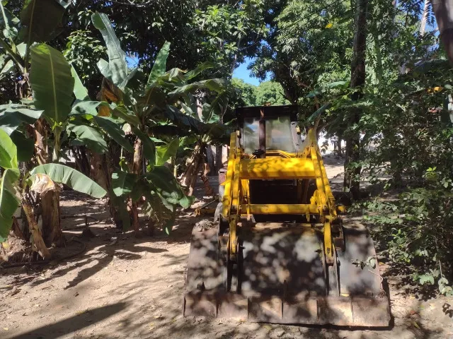 retroescavadeira massey ferguson 65r