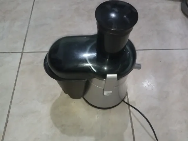 Centrifuga Extrator de Sucos 127v Excelente estado, faça sucos deliciosos e refrescantes