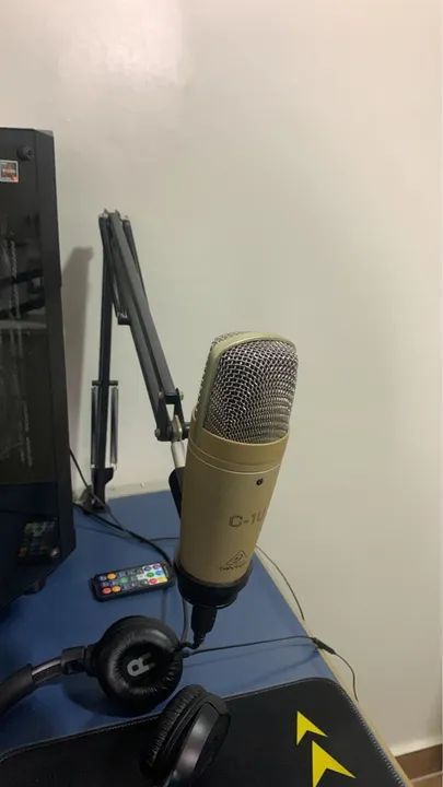 Microfone Behringer C-1u + Suporte 