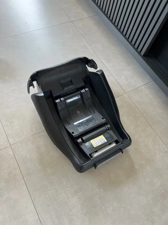 Carrinho + Bebê conforto + Base Bebê conforto Quinny