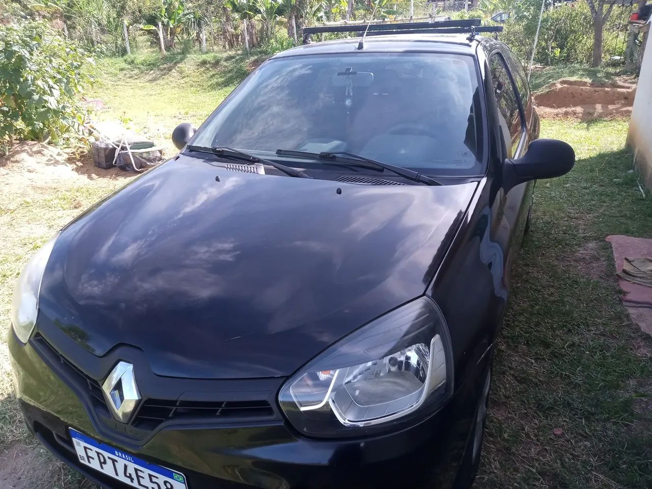 Clio 2015 baixo km segundo dono ,aceito troca maior valor,acima de 2016