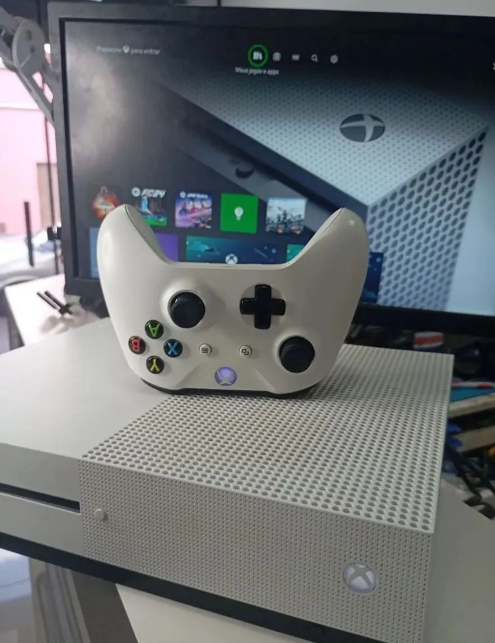 Xbox One S 1T com 12 jogos e controle