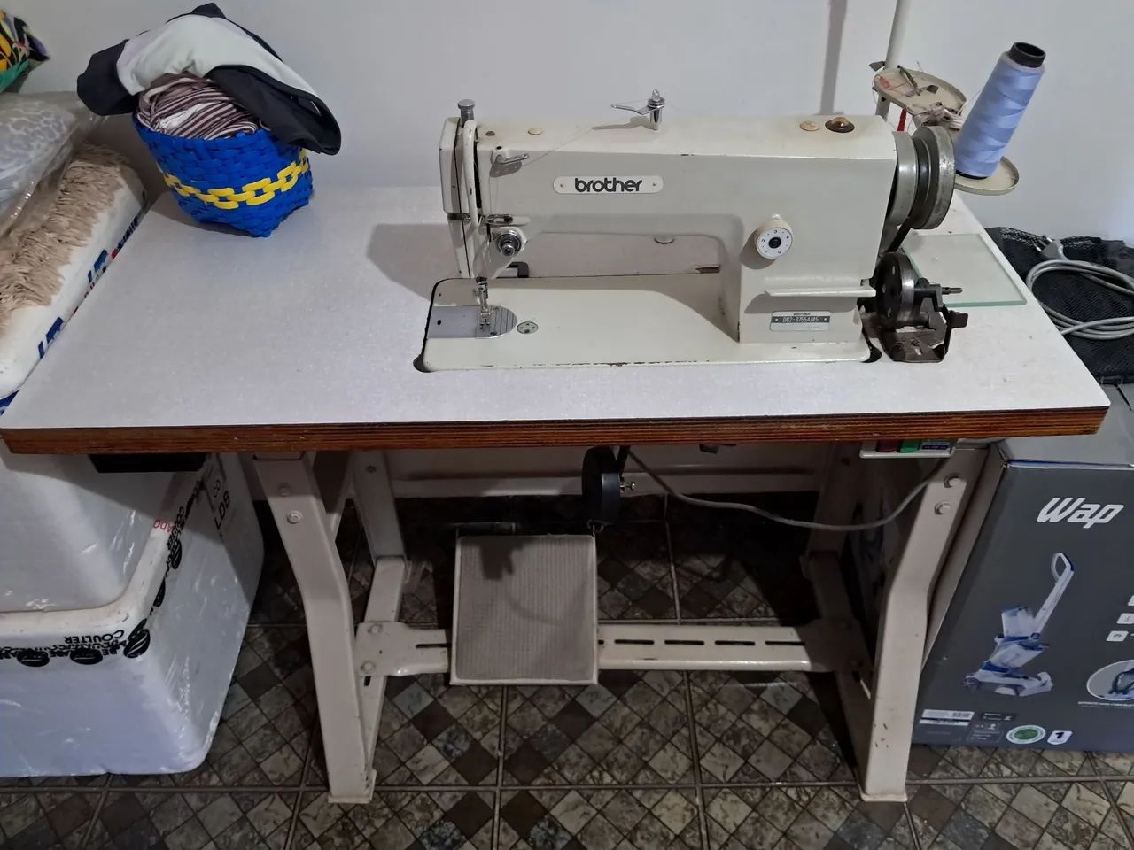 Máquina de Costura Industrial Brother