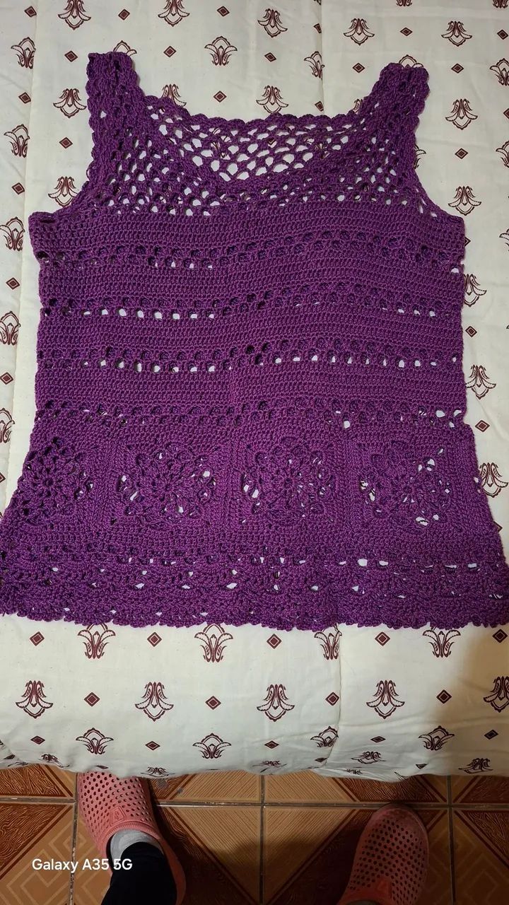 Blusa de Crochê Roxa Artesanal - Foto 2