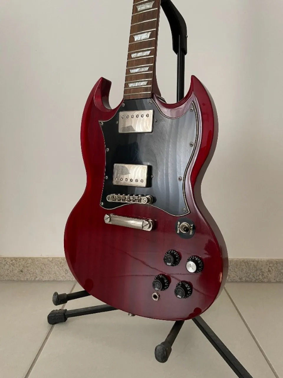 Guitarra Epiphone SG G400 + Case TKL