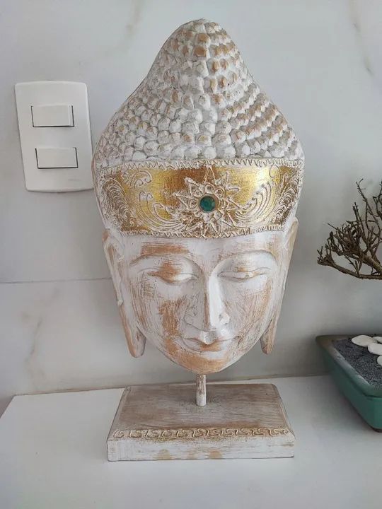 Estátua de Buda em Madeira Decorativa