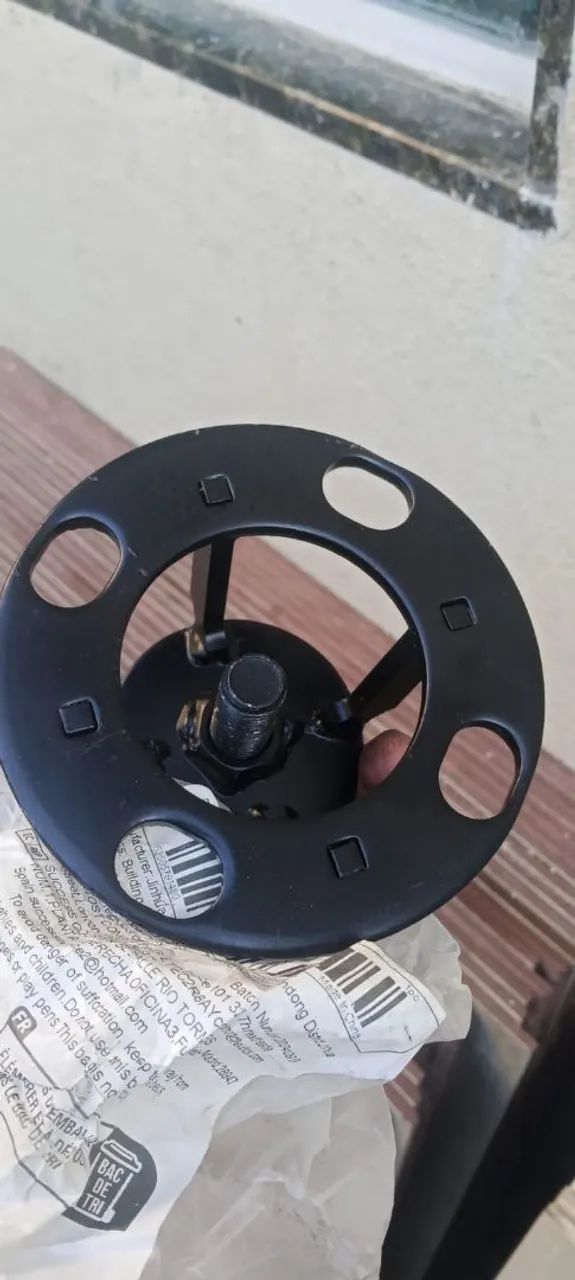 Saca cubo de roda traseira universal ,Nova no plástico 