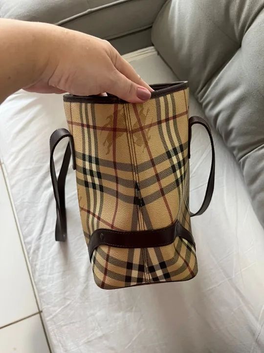 Bolsa Tote Burberry Haymarket - Foto 2
