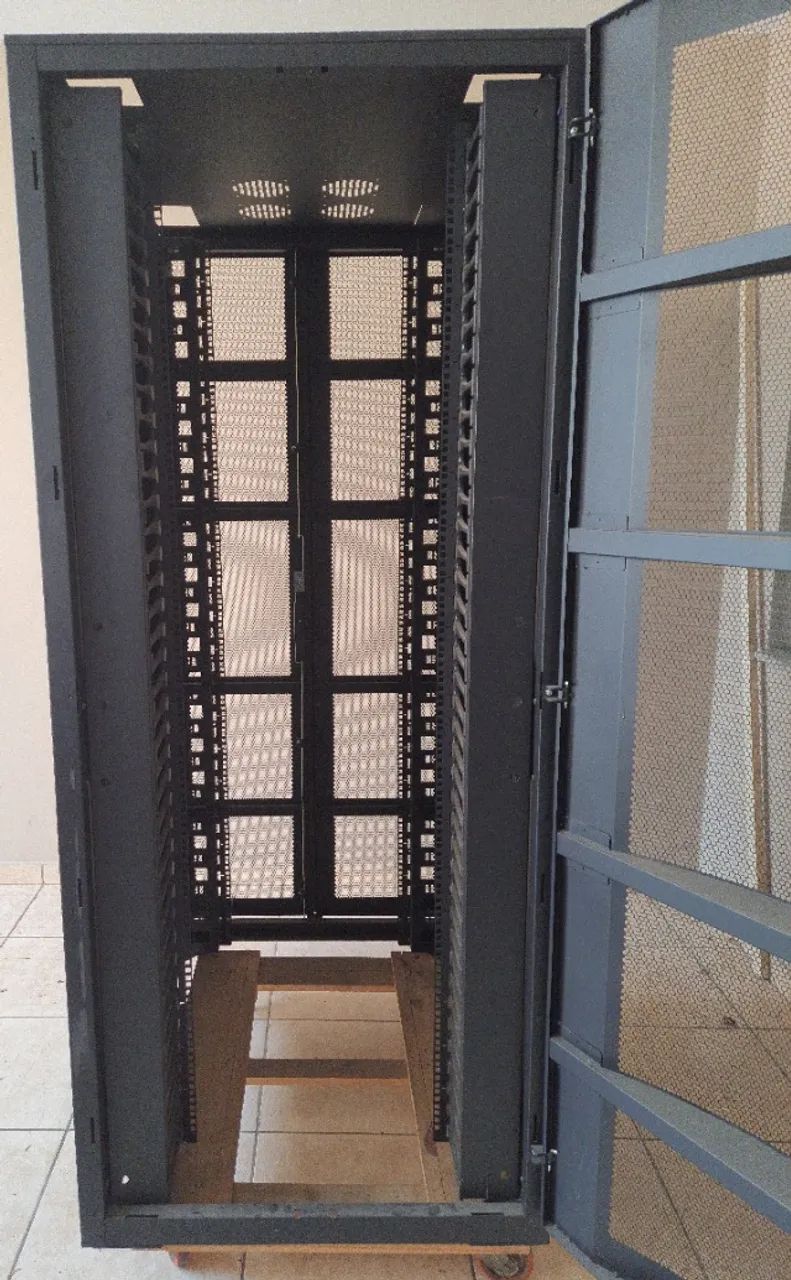 Rack de piso para servidor  - Foto 6