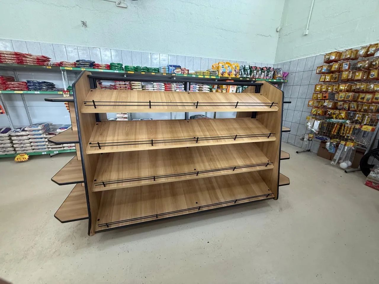 Expositor Central para Pães embalados64167759764482123