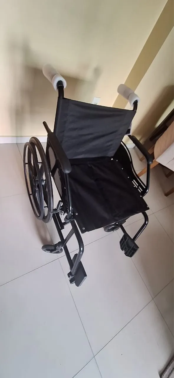 Cadeira de Rodas Nova - Conforto e Mobilidade