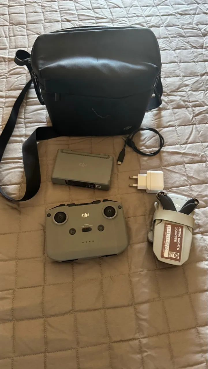 Drone DJI Mini 2 Fly More Combo