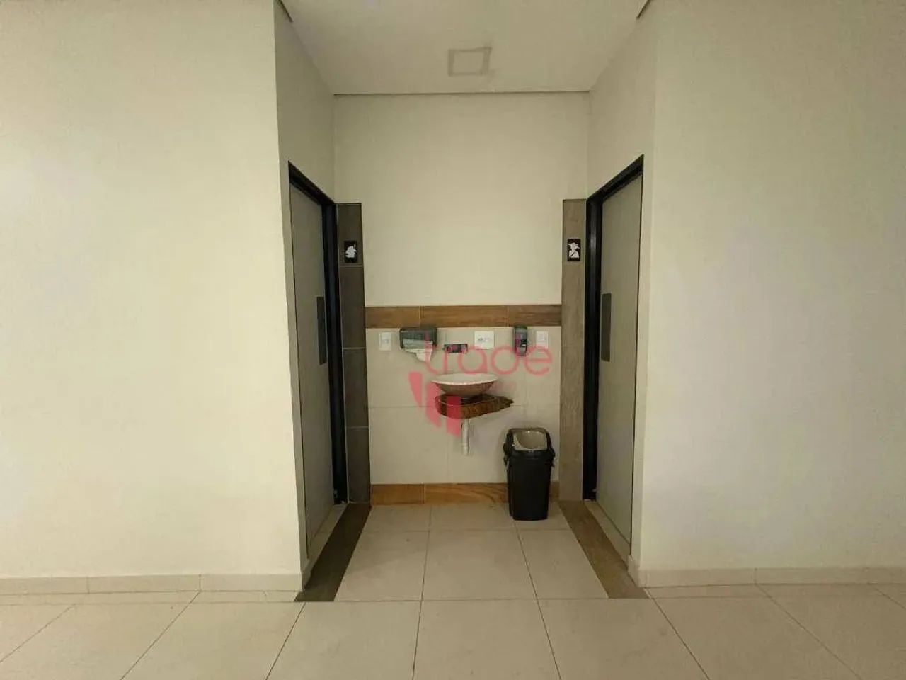 Salão Comercial Amplo para Locação no Bairro Nova Ribeirânia em Ribeirão Preto com 01 Sala - Foto 12