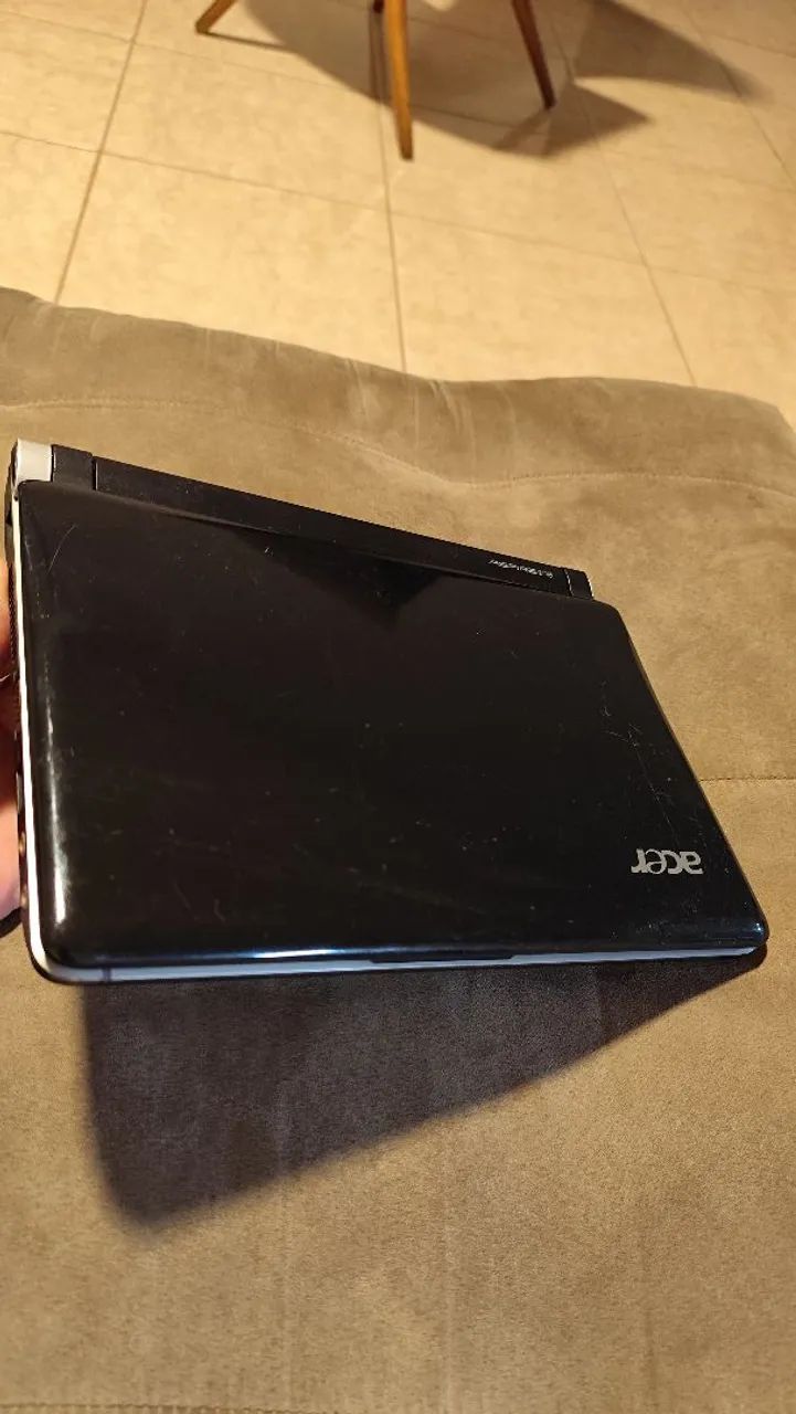 Notebook Acer Aspire One, Funcionando, Pequenos Detalhes de Uso, Com Carregador - Foto 4