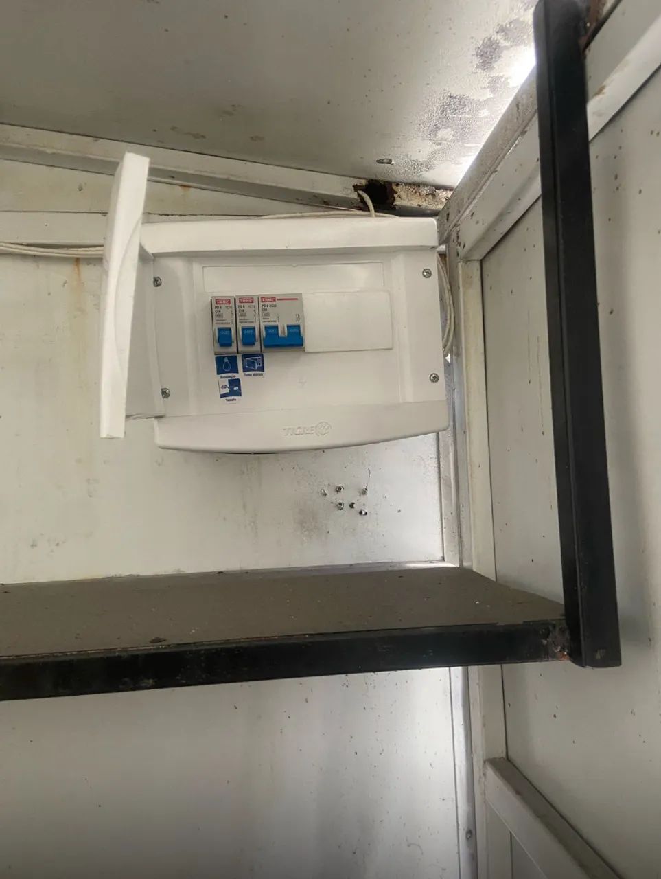 Trailer com sistema elétrico