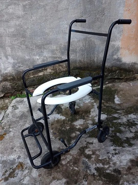 cama hospitalar, cadeira de rodas, cadeira de banho - Foto 5