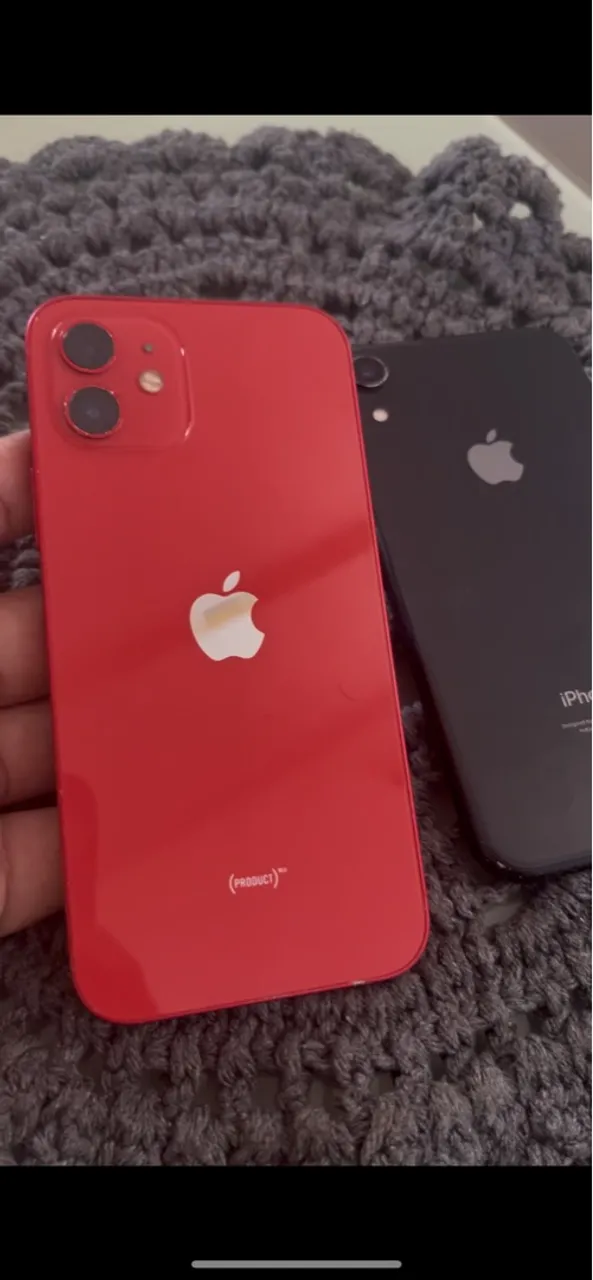 iPhone 12 e iPhone XR completos pra retirar peças