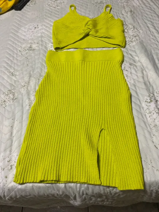 Conjunto amarelo