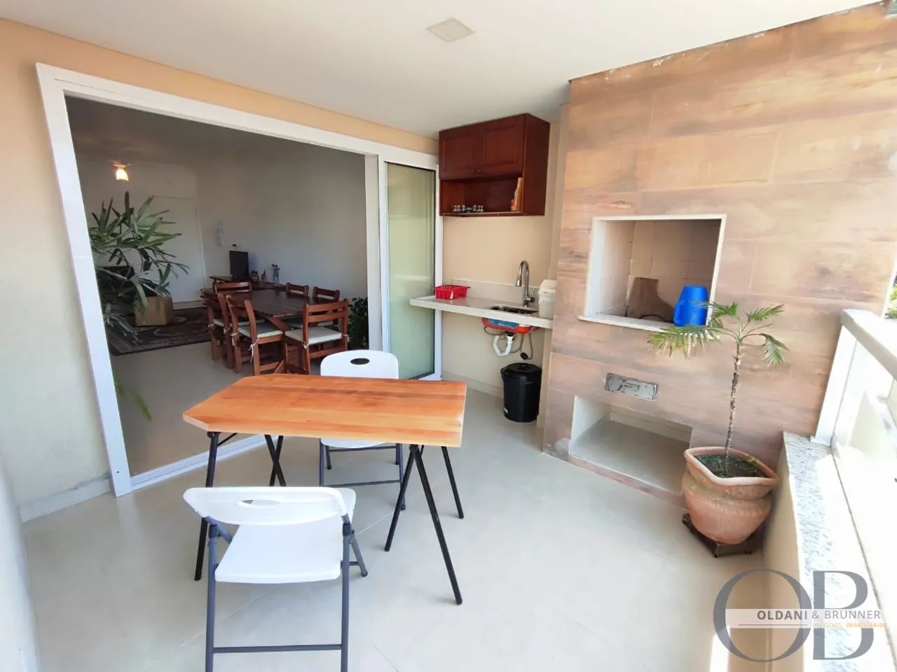 APARTAMENTO COM VARANDA GOURMET DE 95M² NO VIVAMAR.