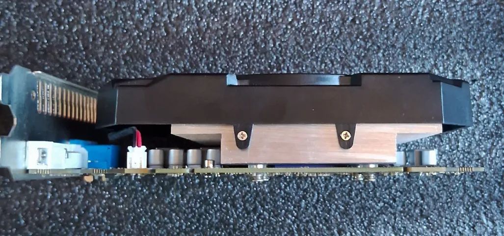 Placa de vídeo AMD Dex Radeon R7 200 Series R7 240 PV-04A 2GB - Foto 4