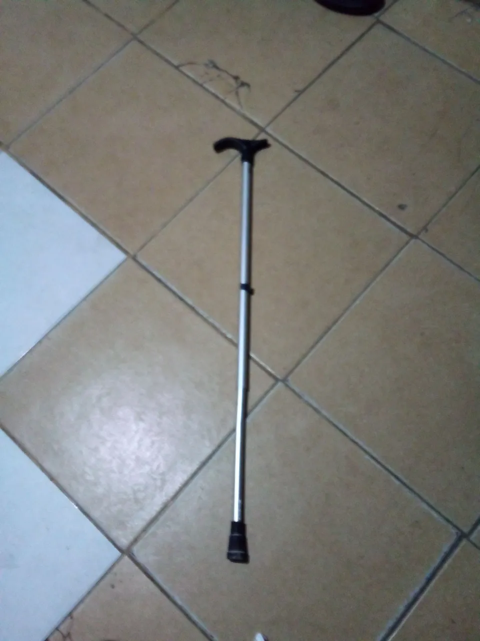Tripé para equipamentos médicos