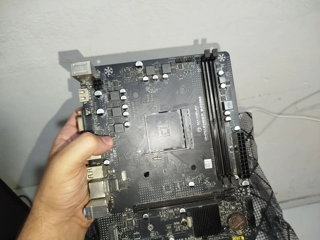 Placa mãe b450 com defeito  - Foto 2