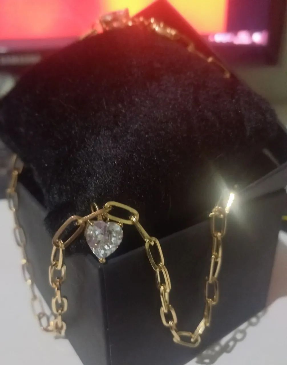 Cordão em AÇO com pedra e finalizando com pedra no fecho!