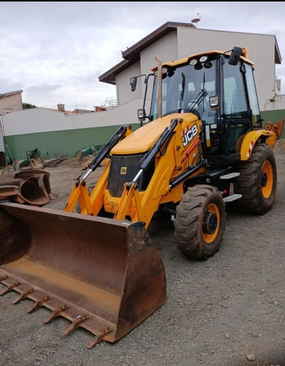 Retroescavadeira JCB 3CX 2022