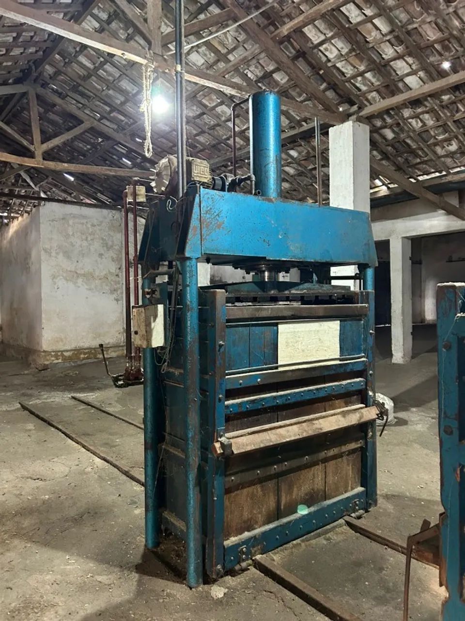 Prensa semi-nova para recicláveis, sisal, fibras, etc. - Foto 3