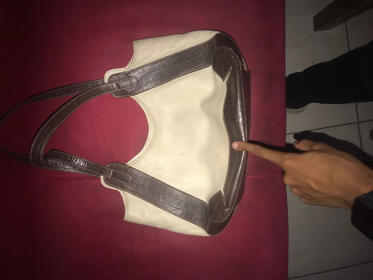 Bolsa de couro Anandra. - Foto 2