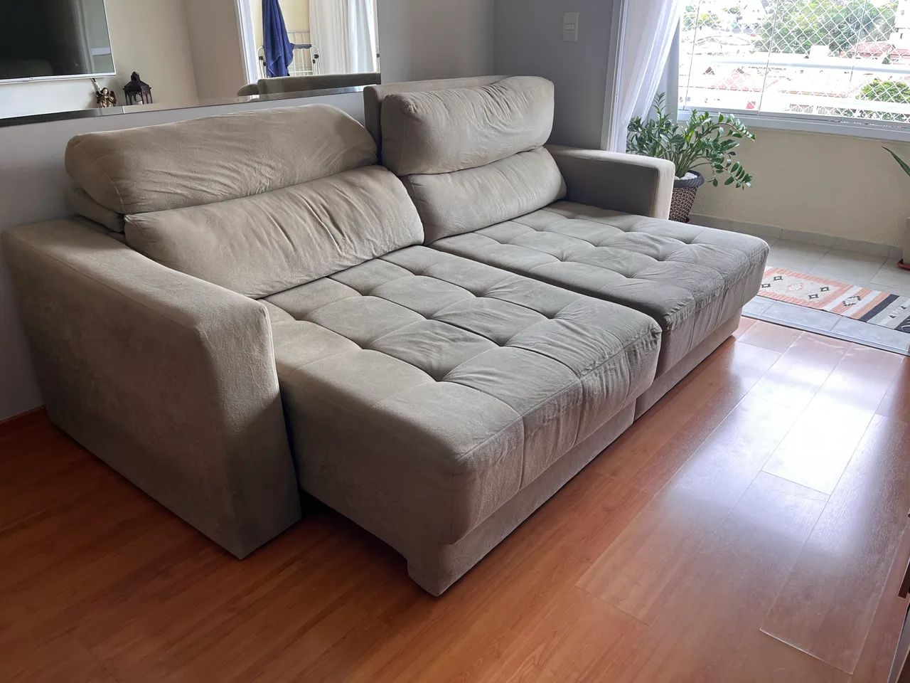 Retractable Sofa in Suede64169234529026121