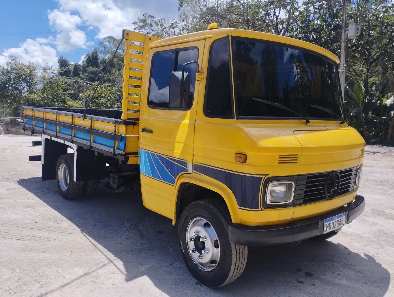 Vendo caminhão 608