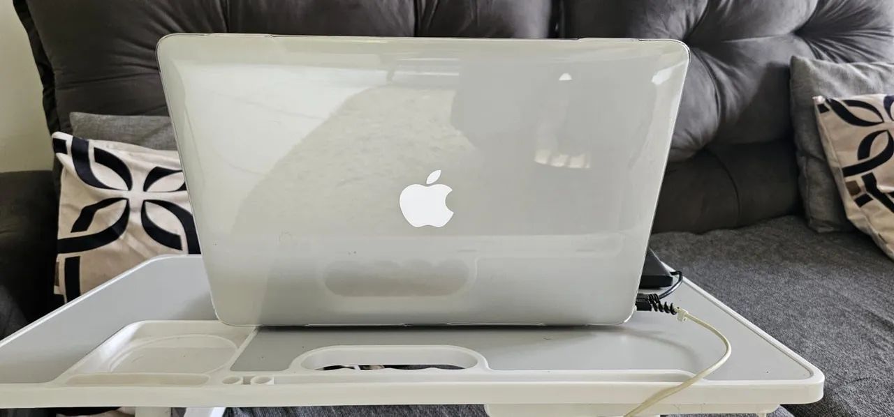 Macbook air 13,3" veloz e impecável