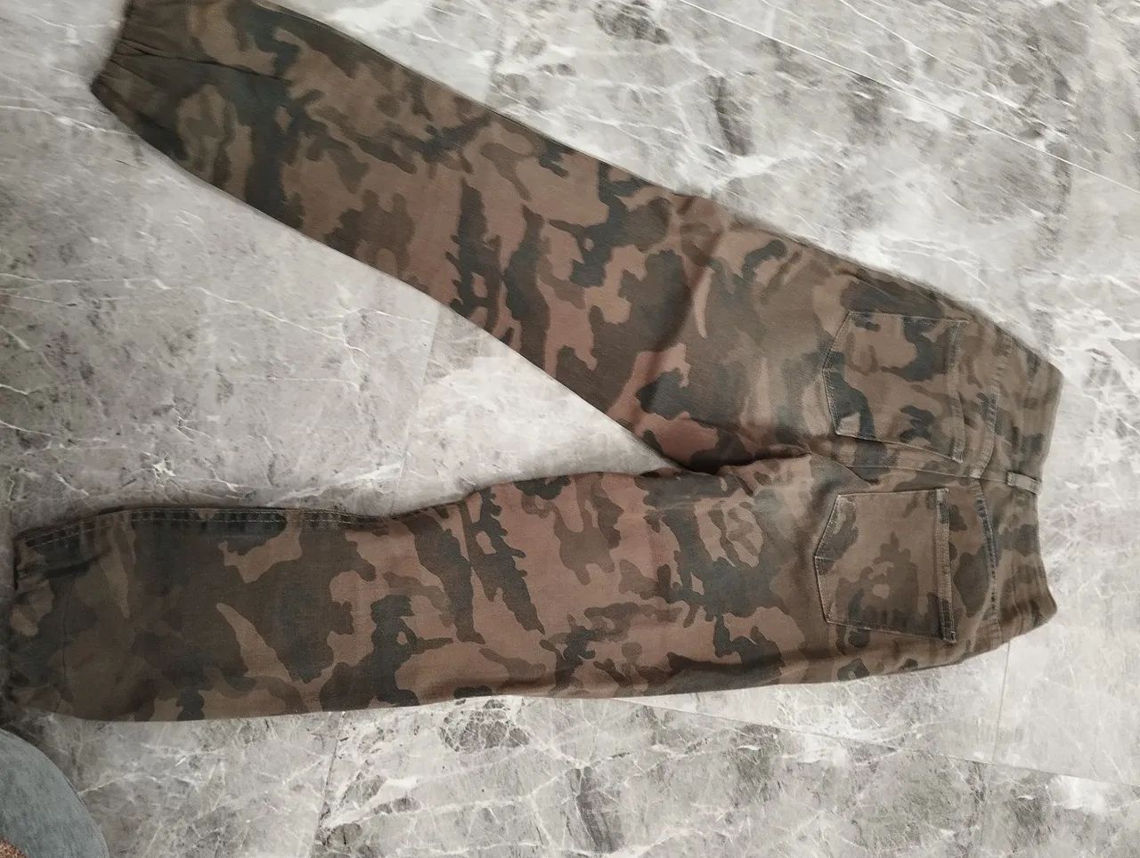 Calça Camuflada Estilo Cargo PP  - Foto 5