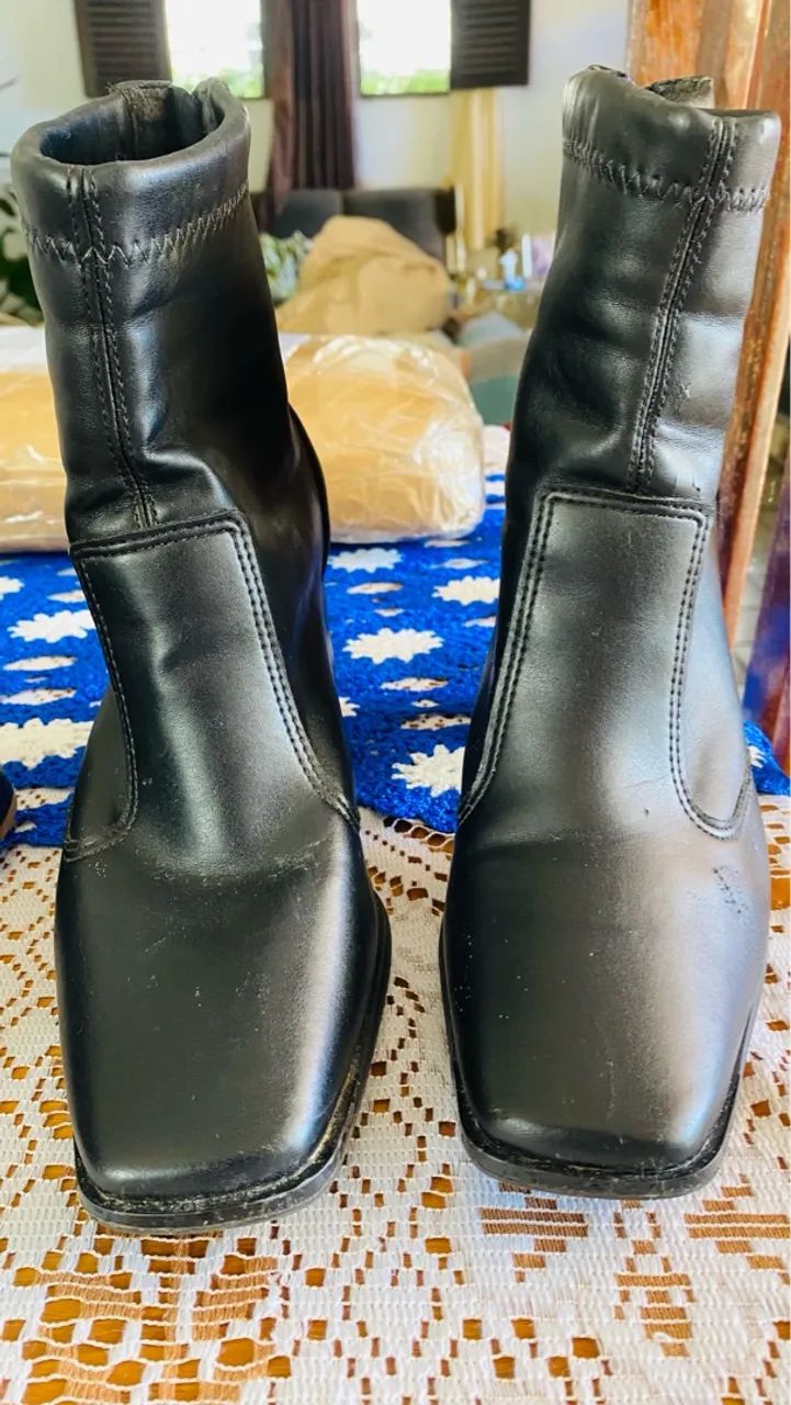 Bota de cano baixo preta - Foto 3