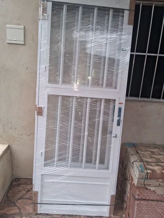 Estou vendedor 2 porta nova no plástico nunca usada 500 cada uma 