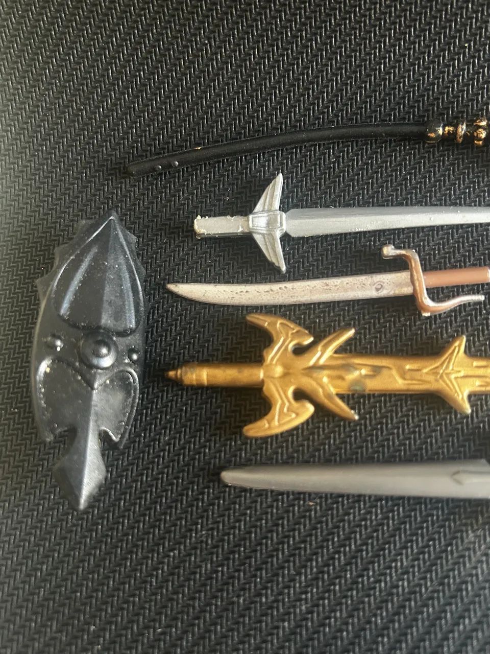 Coleção anos 80 lote acessórios Sectaurs espadas diversas - Foto 2