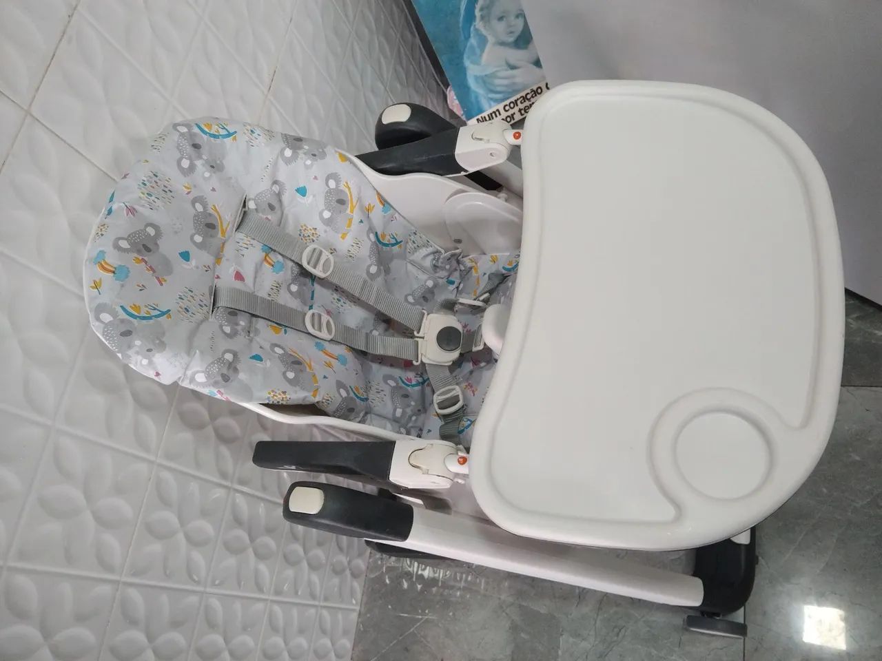 Cadeirinha de alimentação 