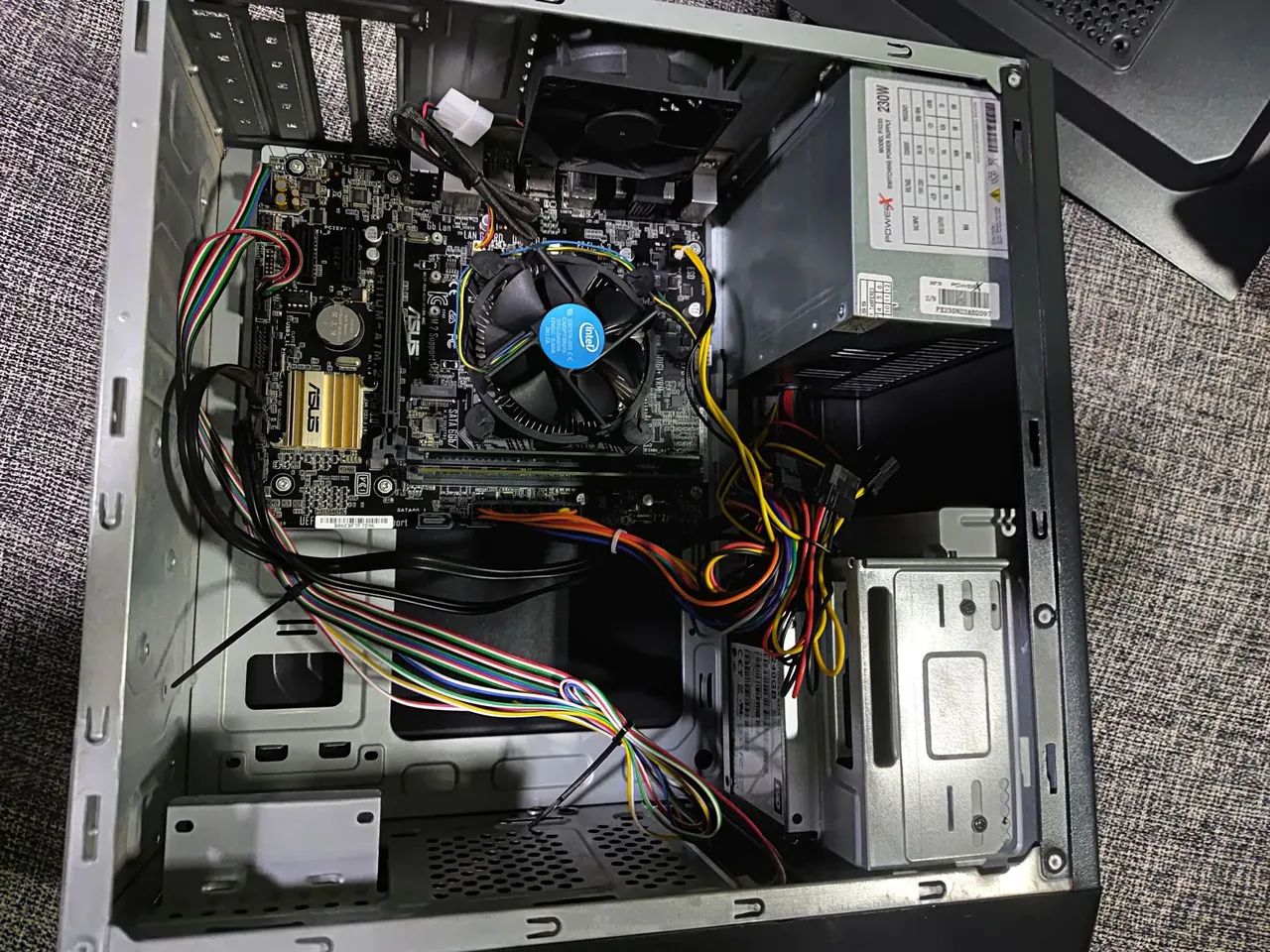 Computador PC Intel I5 CPU, 8GB DDR4, SSD 240GB - Foto 2