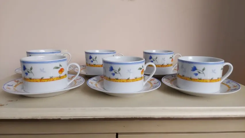 Conjunto de chá de porcelana (6 xícaras e 6 pires)