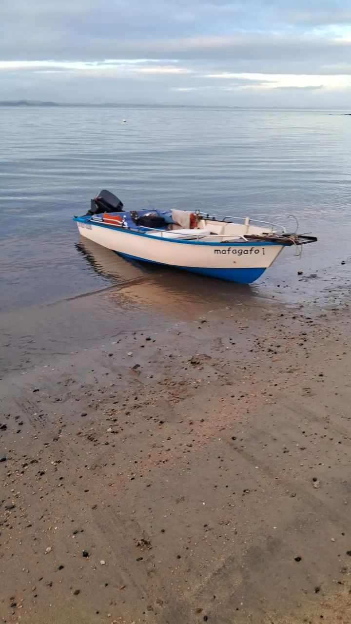 Barco de fibra  - Foto 3