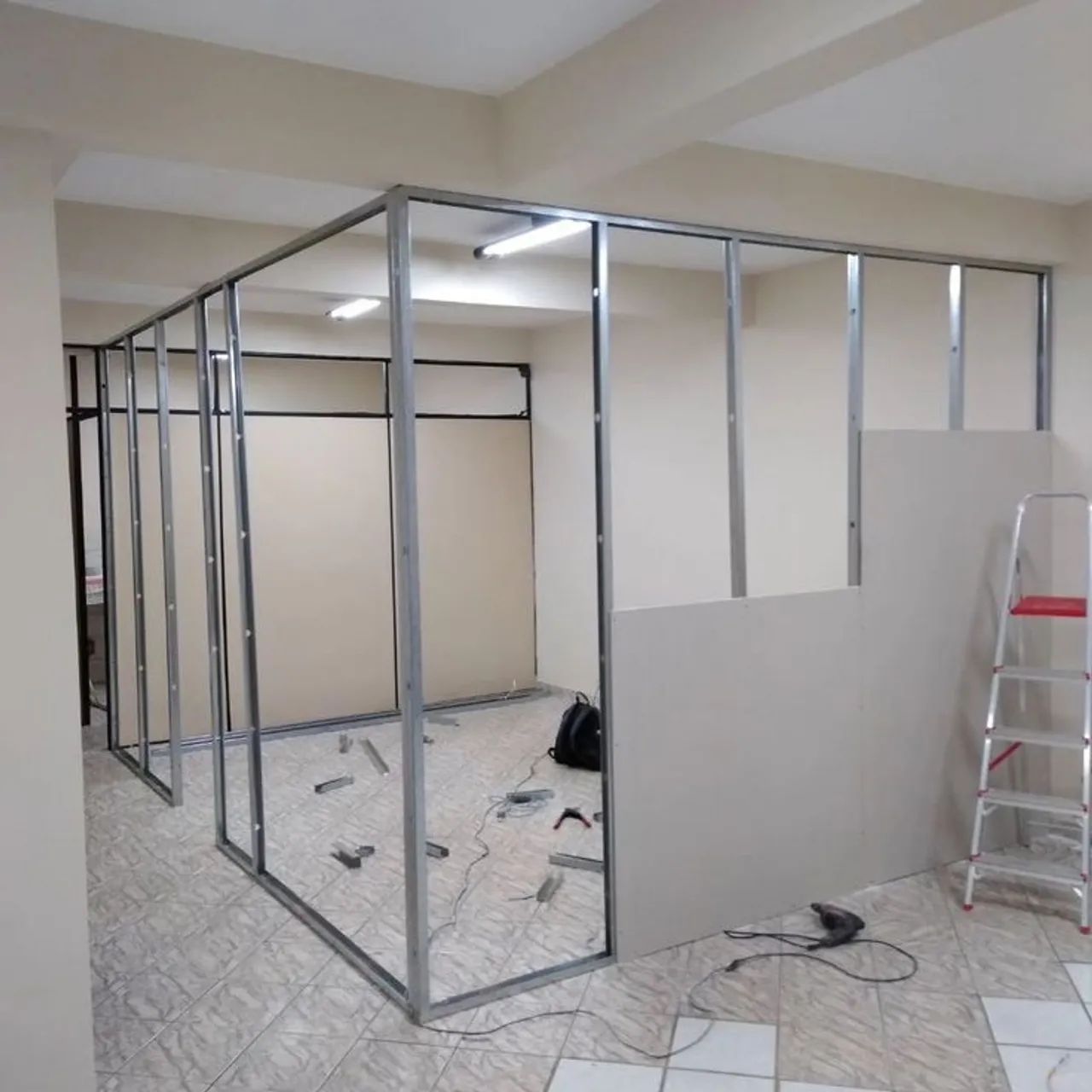 SERVIÇO DE DRYWALL, GESSO , REBAIXAMENTO, LED - Foto 2