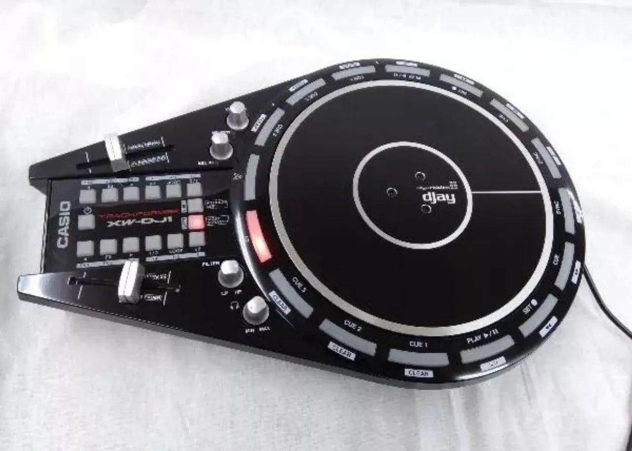 Controlador DJ Casio XW-DJ1 - Equipamentos e Acessórios de Som