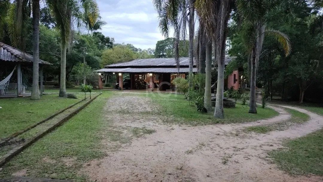 Belo sítio no Lami, com 2 excelentes casas térreas em alvenaria, ideal para 2 famílias. A  - Foto 4