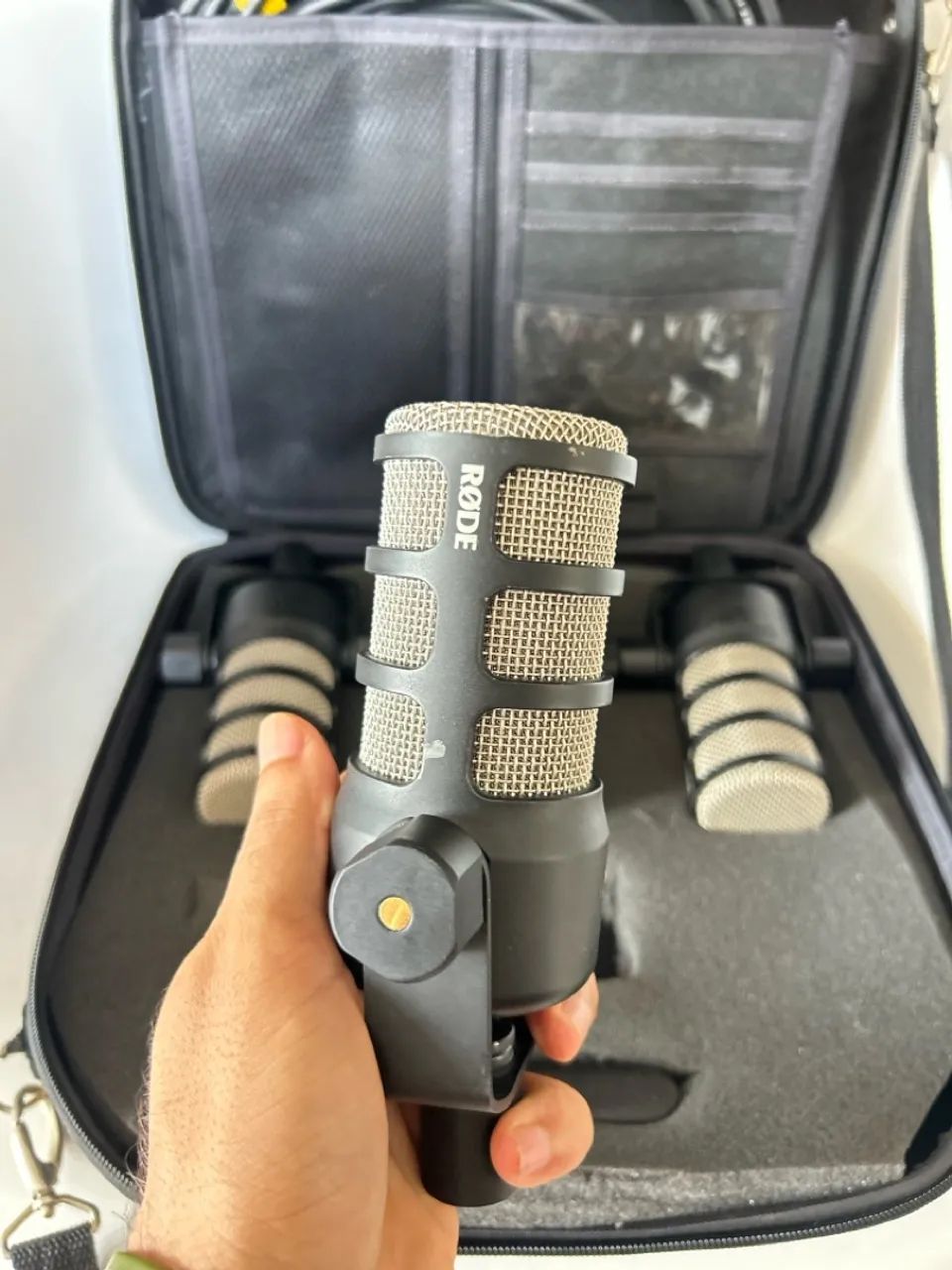 1 Microfone Rode PodMic - seminovo na caixa - Foto 2